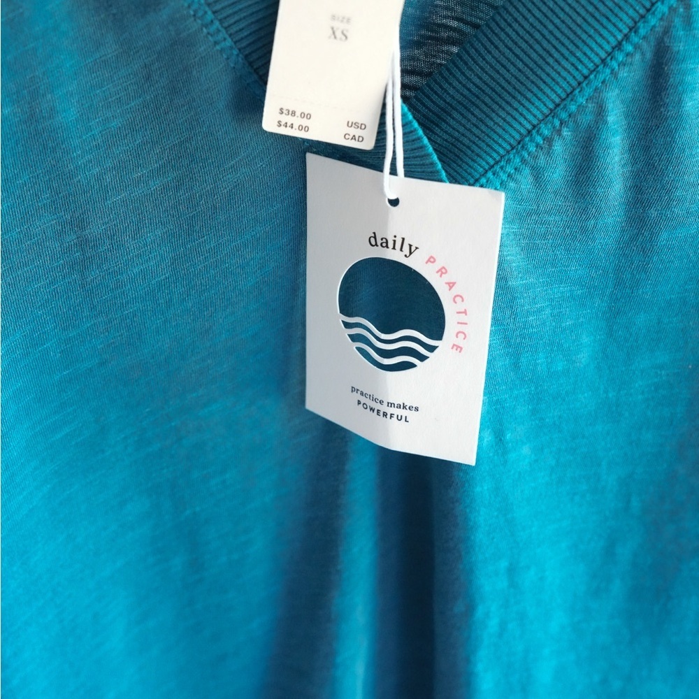 NWT DAILY PRACTICE Sleeveless V-Neck Yoga Top​ - Picture 4 of 9